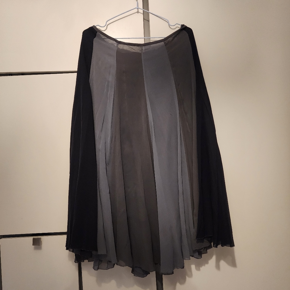 Elegant Black and Gray 100% Silk Skirt